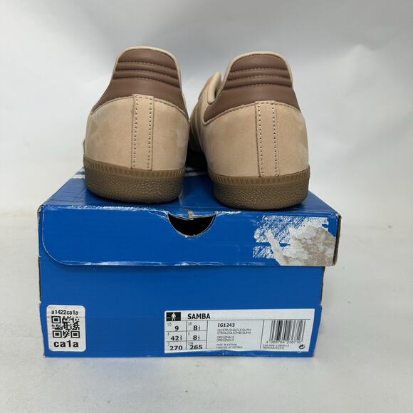 Athletic_Shoes